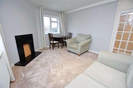 Baltic Close, Central Colliers Wood, SW19 - Photo 2