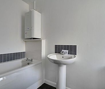 3 bedroom terraced house to rent - Photo 6