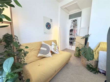 2 Bedroom - Photo 2