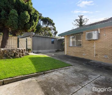 Family Living at Its Best - Two Living Zones, Outdoor Space & Great... - Photo 2