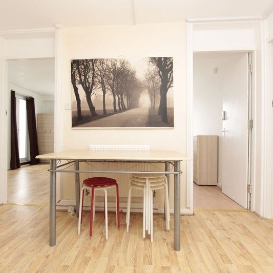 Room in a Shared Flat, Offenbach House, E2 - Photo 1