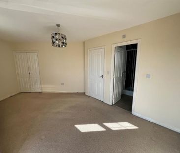 4 Bedroom Terraced To Let - Photo 4