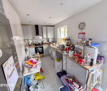 3 bedroom semi-detached house to rent - Photo 6