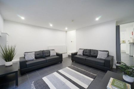 6 bedroom house to rent - Photo 3