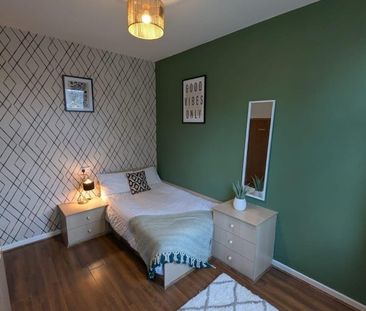 Room in a Shared House, Holly Bank, LS6 - Photo 2