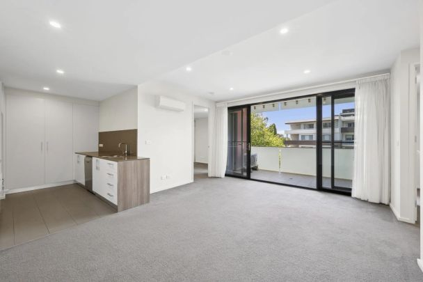 Immaculate Apartment in a Highly Sought-After Setting - Photo 1