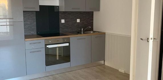 Location Appartement 2 pièces 44m² ISTRES 13800 - Photo 2