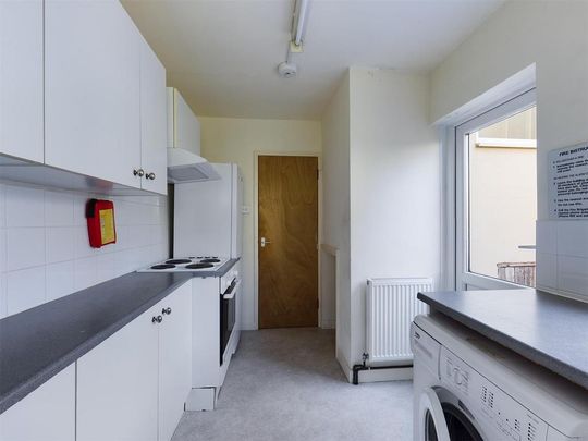 4 bedroom terraced house to rent - Photo 1