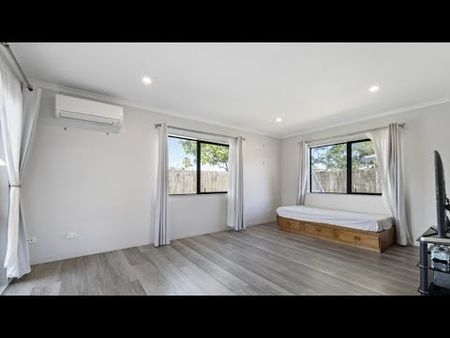 Modern, Fully-Fenced Family Home in Papakura - Available Now! - Photo 4