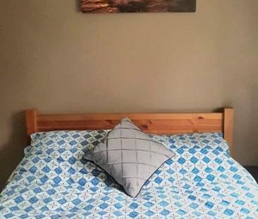 1 bedroom in a flat share to rent - Photo 6