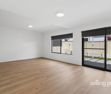 LARGE 2 BEDROOM 2 BATHROOM APARTMENT IN CONVENIENT LOCATION - Photo 1