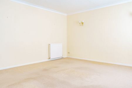 St Laurence Avenue, Brundall, Norwich - Photo 3