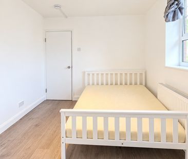 2 Bed Flat, Newcourt House, E2 - Photo 1