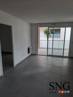 T4 AVEC TERRASSE ET 2 PARKINGS - Photo 1