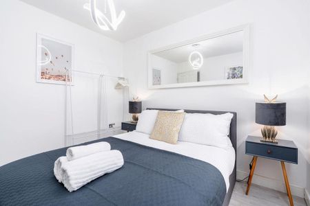 3 bedroom flat to rent - Photo 3