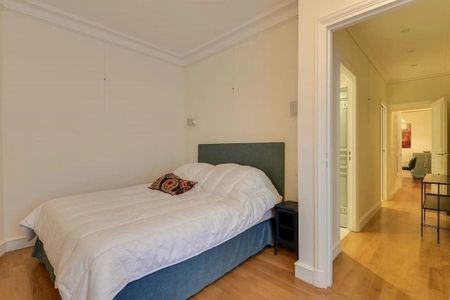 Appartement à louer à Paris 8Ème - Photo 4