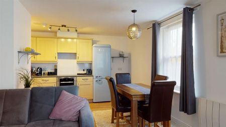 1 bedroom flat to rent - Photo 2