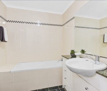 Strathfield - Photo 6