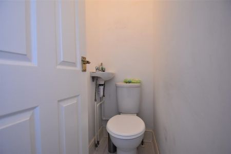 4 bedroom terraced house to rent - Photo 2