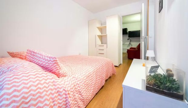 Calle Don Juan de Austria, Valencia, Valencian Community 46002 - Photo 1