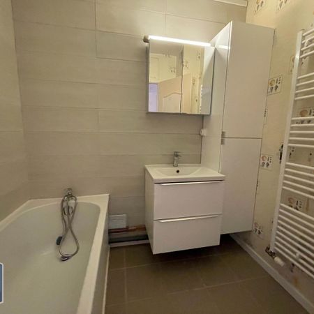 Location Appartement 3 pièces 65m² CAMBRAI 59400 - Photo 4