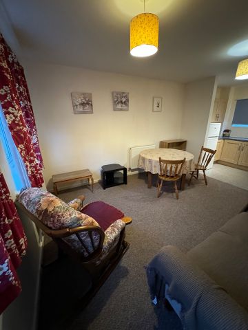 1 Bed Flat, Drake Way, RG2 - Photo 2