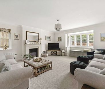 An exceptional 4-5 bedroom detached family home in the heart of Whe... - Photo 1