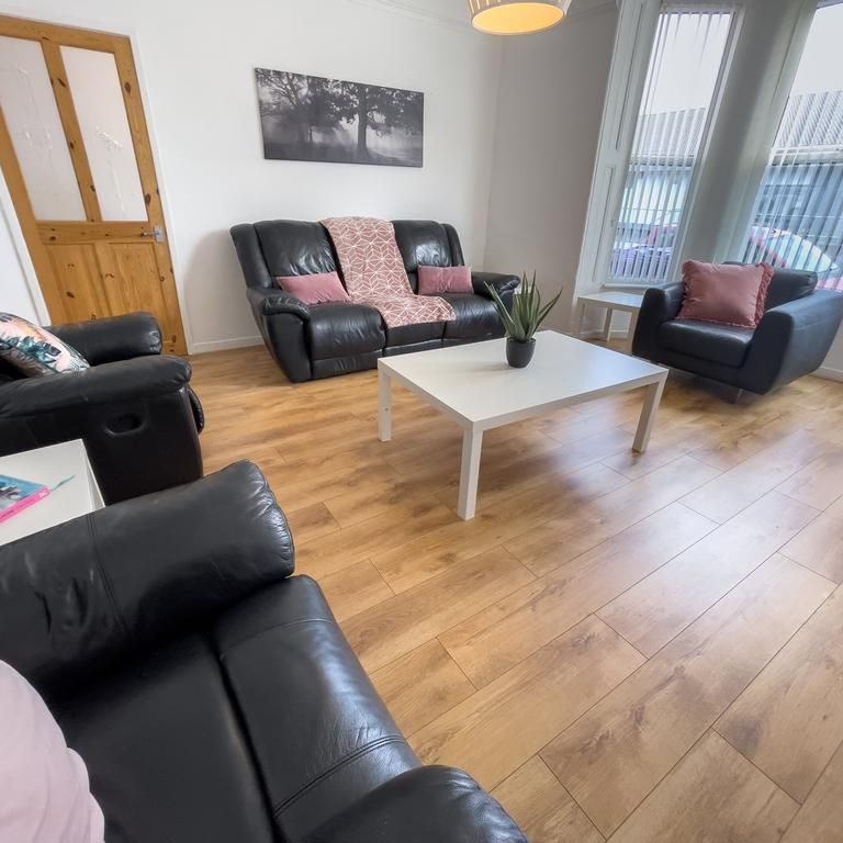 5 bedroom terraced house to rent - Photo 1