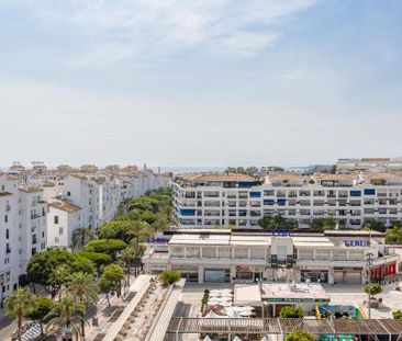 Luxury penthouse for rent in Puerto Banus, Andalusia - Photo 2