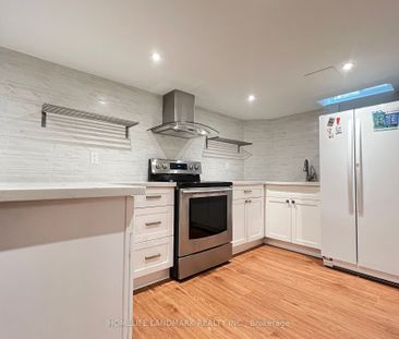 Detached Home For Lease | N8127592 - Photo 4