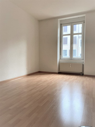 "3-Zimmer-Wohnung mit grossem Balkon und Terrasse" - Photo 1