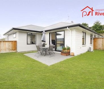 Modern 2-Bedroom, 2-Bathroom Gem in Forest Lake - Photo 4