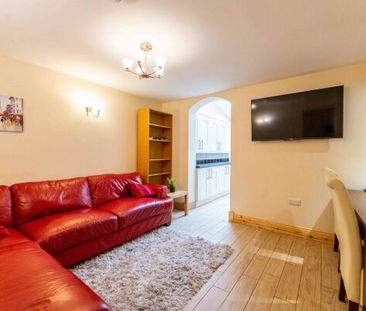38 Brownlow Street - Photo 3