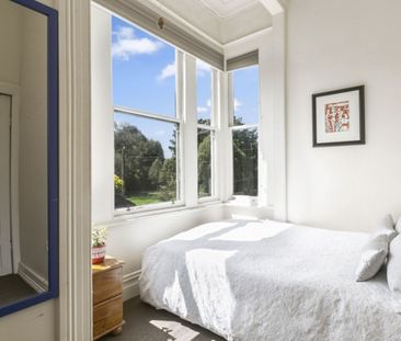 Close to Uni! - Photo 1