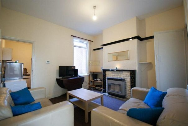 3 bedroom terraced house to rent - Photo 1