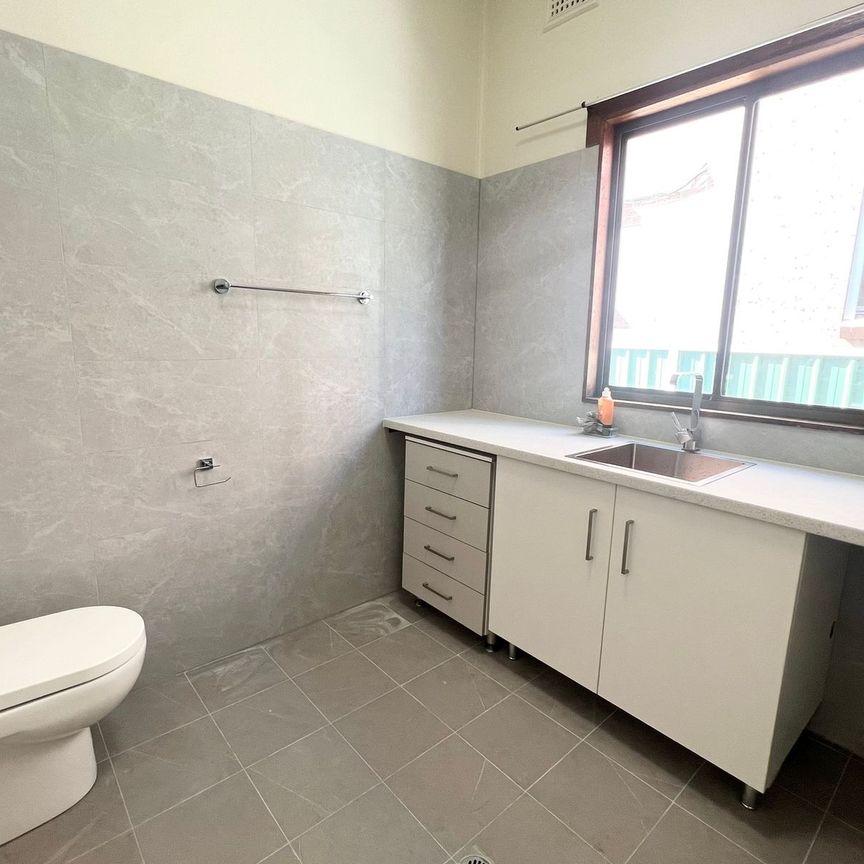 3 BEDROOM HOUSE - Photo 1