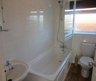 Dale Close, Fforestfach, Swansea SA5 4NX - Photo 3