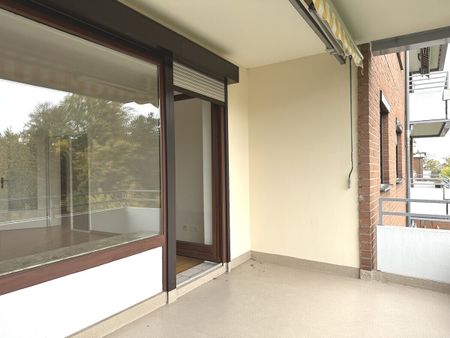 PURNHAGEN-IMMOBILIEN - Gepflegte Wohnung mit Fahrstuhl und Balkon in ruhiger Wohnlage von Bremen-St.Magnus! - Photo 5