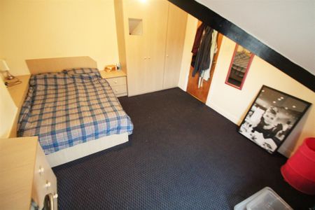 3 bedroom terraced house to rent - Photo 3