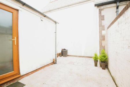 4 bedroom house to rent - Photo 2