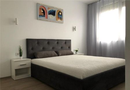 Spre inchiriere apartament 2 camere zona Titan - Photo 2
