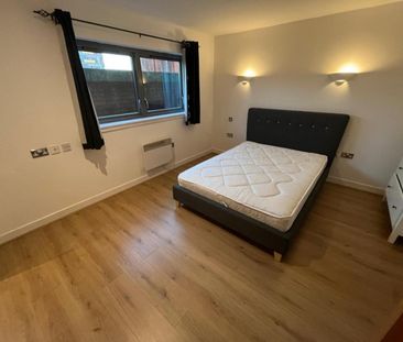 2 bedroom Flat To Let - Photo 6