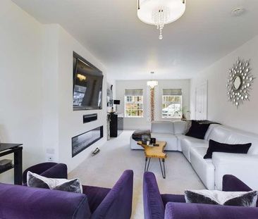 Sandy Lane, Pamber Heath, RG26 - Photo 1