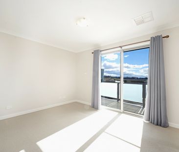 Spacious 3-Bedroom Townhouse in the Heart of Coombs - Photo 1