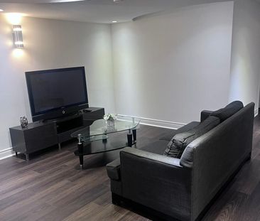 For Lease - 187 Redstone Road, Richmond Hill, Ontario - Photo 5