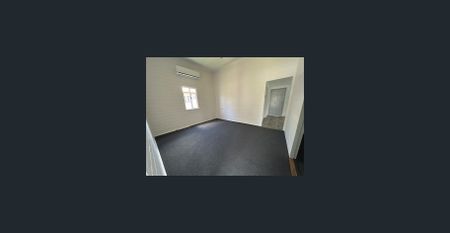 🏡 458 Bolsover Street, Depot Hill – Delightful Character Home Close to the City! - Photo 4