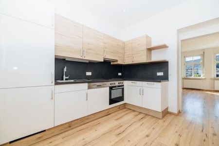 KOMPLETT SANIERT I 3. OG MIT LIFT I HELL & FREUNDLICH I BAHNHOFNAHE LAGE I BALKON I MODERNES BADEZIMMER MIT EBENERDIGE DUSCHE I PROJEKT WOHNEN I - Foto 3