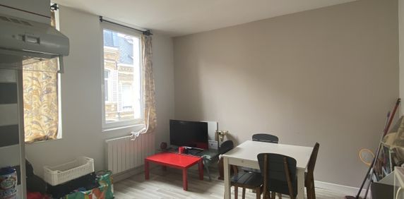 APPARTEMENT T2 NON MEUBLÉ - PROCHES COMMODITES - Photo 2