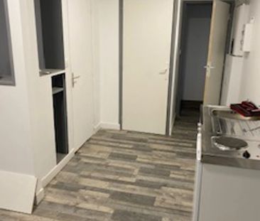 APPARTEMENT DE TYPE F1 EN PLEIN CENTRE VILLE DE CHERBOURG - Photo 1