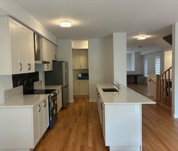 For Lease - 51 Danielle Moore Circle, Toronto, Ontario - Photo 2